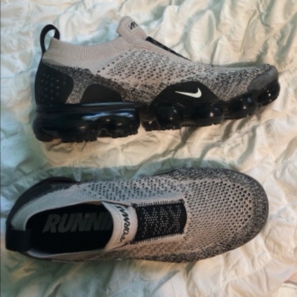 Nike Vapomaxes - Picture 2 of 3